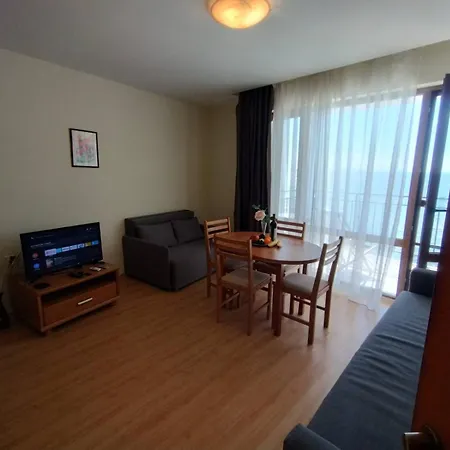 Messambria Fort Beach Apartament - Bastet Bs Apartment