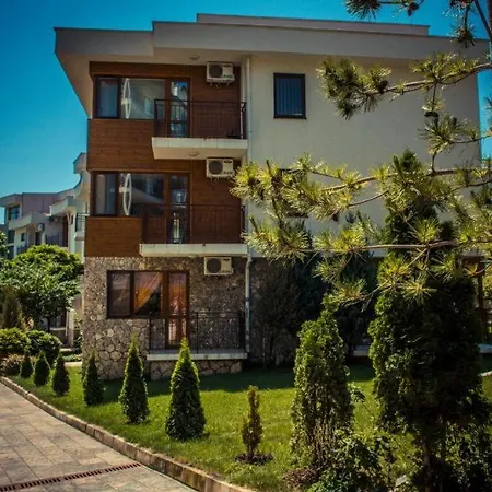 Appartamento Messambria Fort Beach Apartament - Bastet Bs *